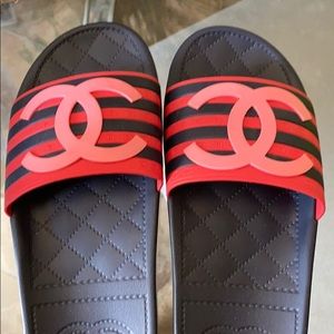 Chanel slides